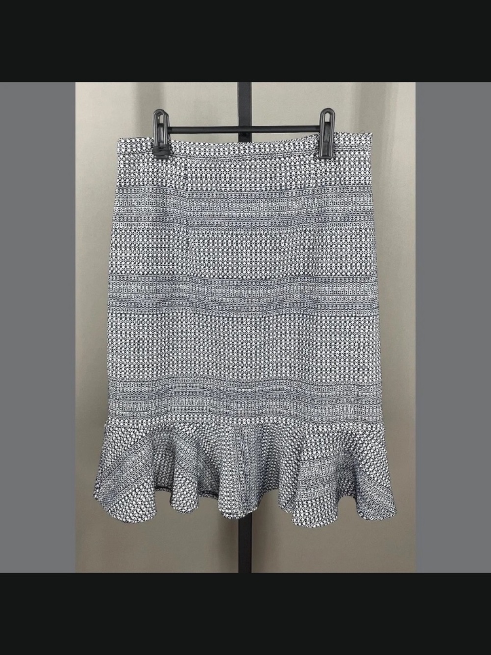 NEW Banana Republic Skirt Womens 6 blue geometric stripe pencil flounce preppy